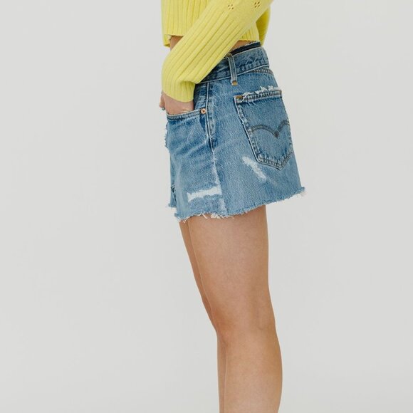 RE/DONE | Levi's Mini Skirt in Indigo - Picture 4 of 6